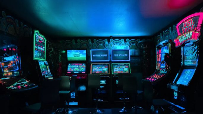 游戏与直播CDN架构比较图